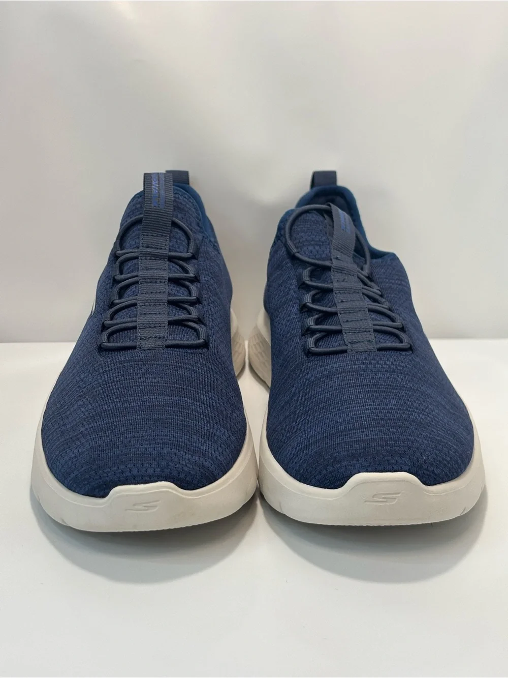 Skechers go walk